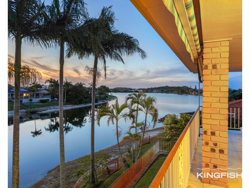 39 Kingfisher Crescent, Burleigh Waters QLD 4220
