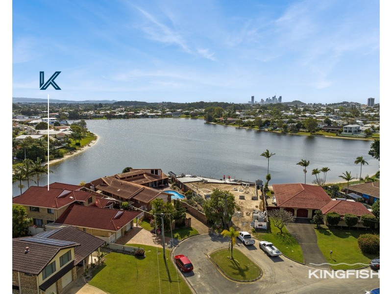 39 Kingfisher Crescent, Burleigh Waters QLD 4220