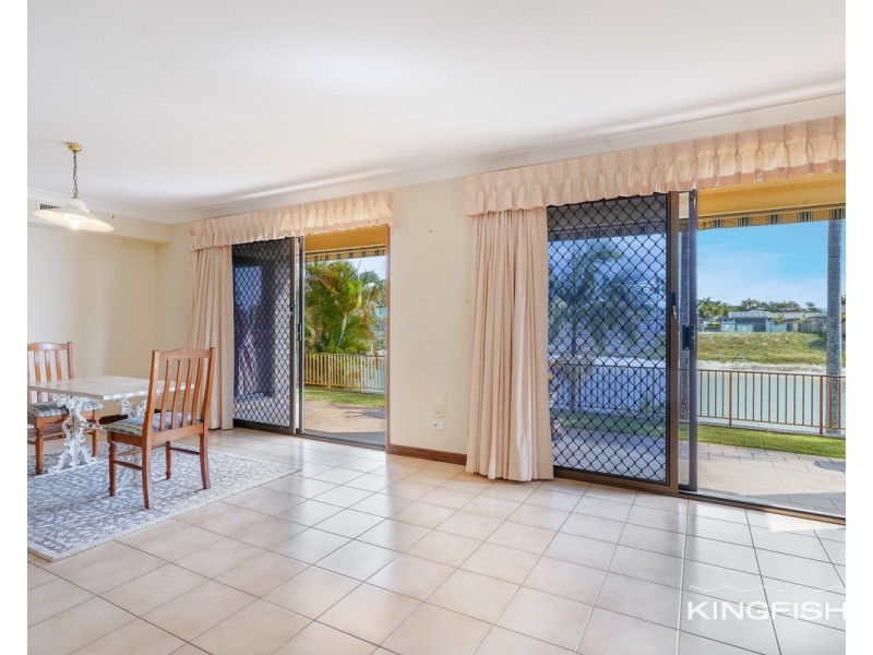 39 Kingfisher Crescent, Burleigh Waters QLD 4220