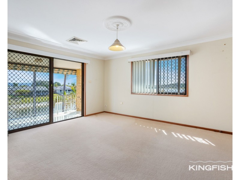 39 Kingfisher Crescent, Burleigh Waters QLD 4220
