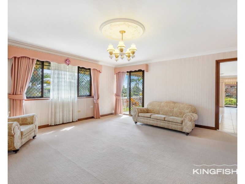 39 Kingfisher Crescent, Burleigh Waters QLD 4220