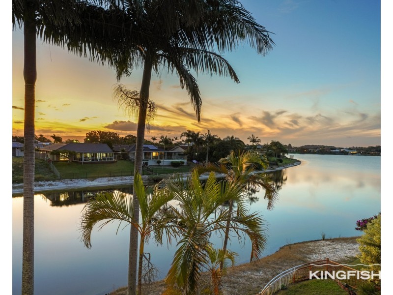 39 Kingfisher Crescent, Burleigh Waters QLD 4220