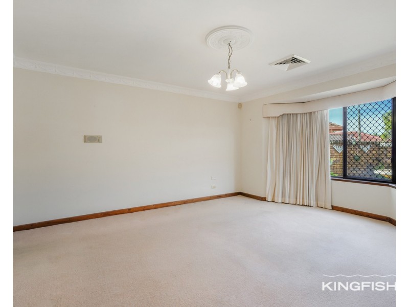 39 Kingfisher Crescent, Burleigh Waters QLD 4220