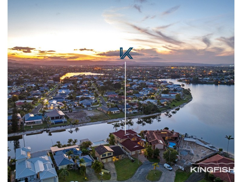 39 Kingfisher Crescent, Burleigh Waters QLD 4220