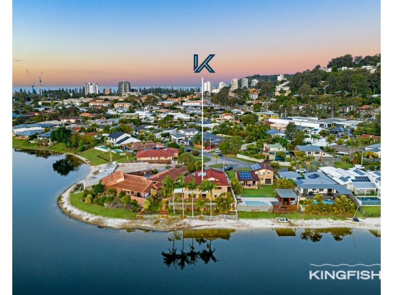 39 Kingfisher Crescent, Burleigh Waters QLD 4220