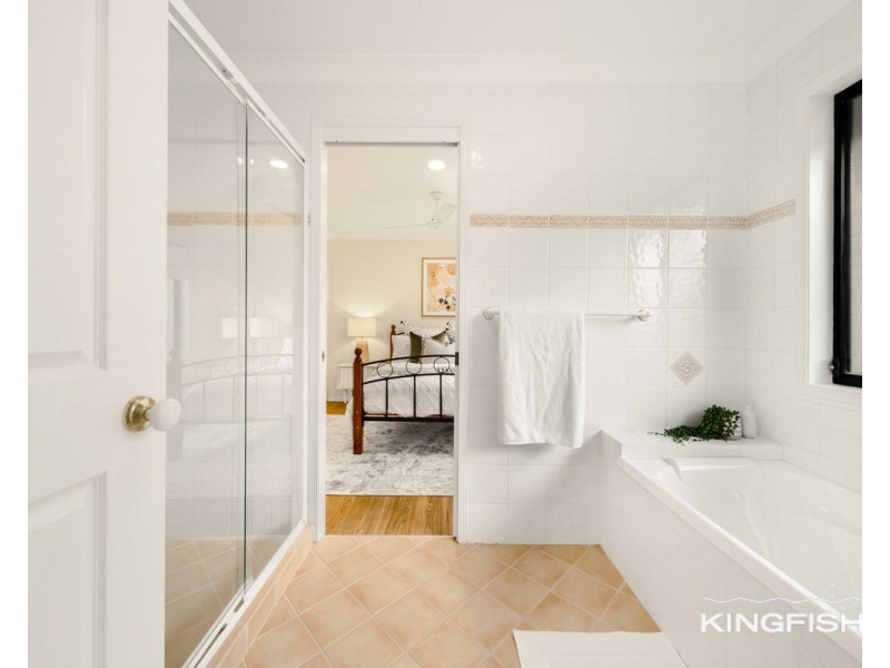 12 Palmyra Court, Burleigh Waters QLD 4220