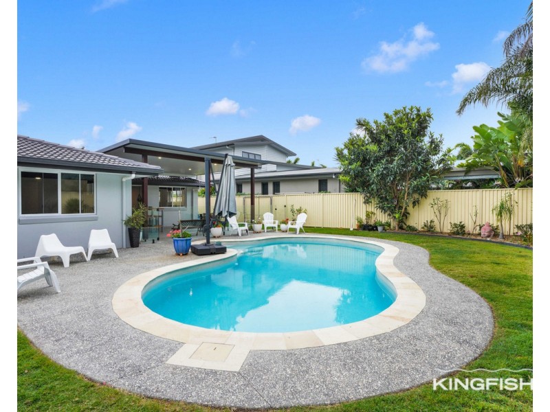 28 Kingfisher Crescent, Burleigh Waters QLD 4220