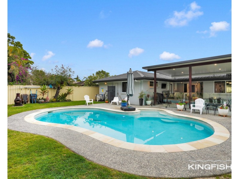 28 Kingfisher Crescent, Burleigh Waters QLD 4220