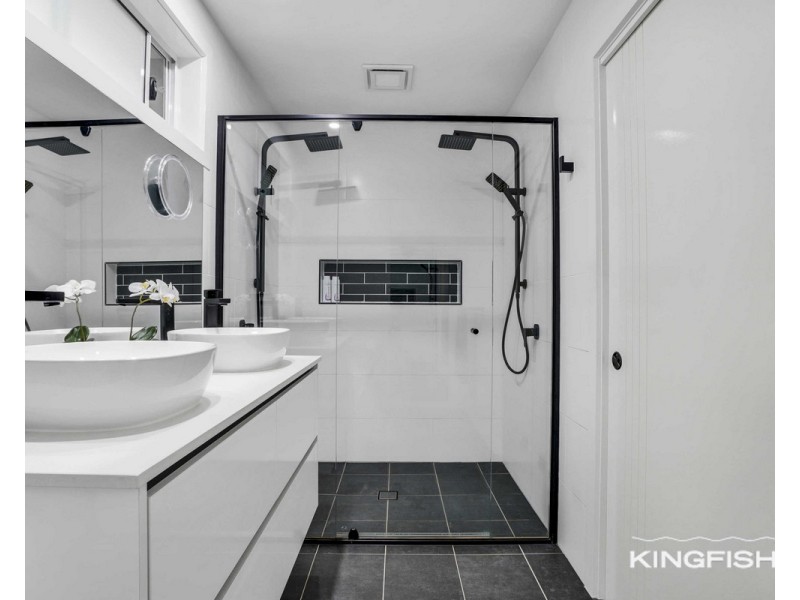 28 Kingfisher Crescent, Burleigh Waters QLD 4220