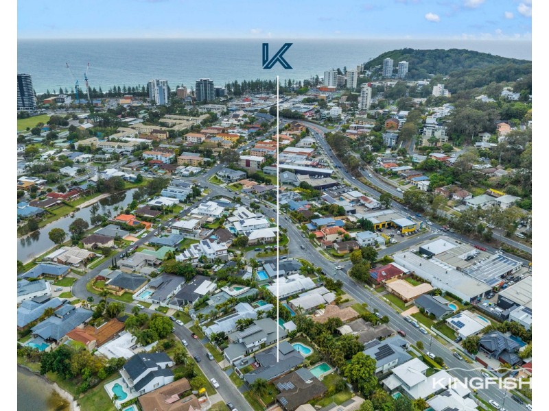 28 Kingfisher Crescent, Burleigh Waters QLD 4220