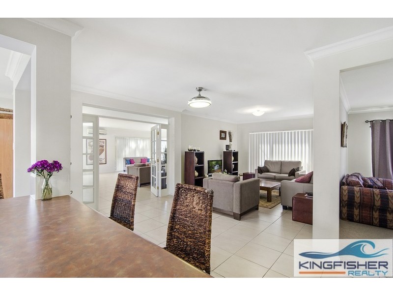 4 Spindrift Street, Burleigh Waters QLD 4220