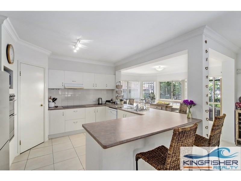 4 Spindrift Street, Burleigh Waters QLD 4220