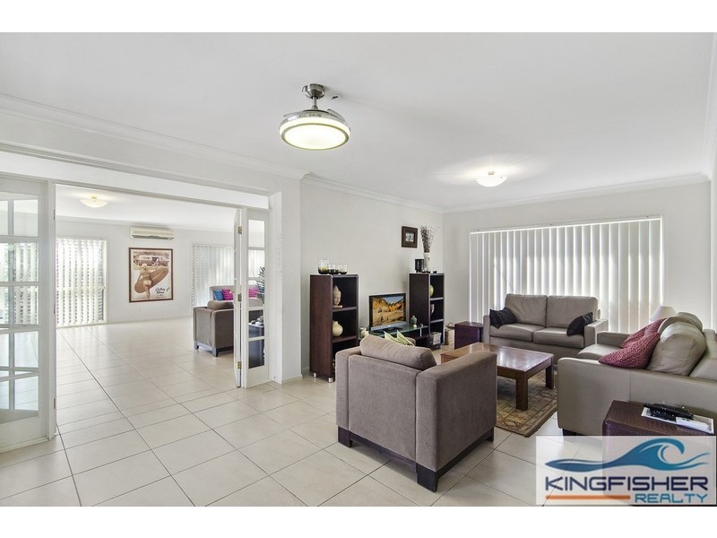 4 Spindrift Street, Burleigh Waters QLD 4220