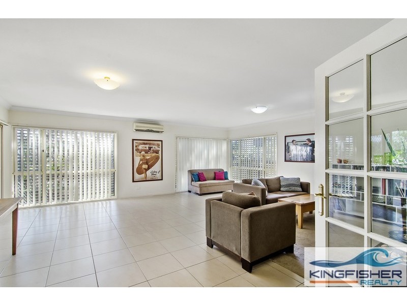 4 Spindrift Street, Burleigh Waters QLD 4220