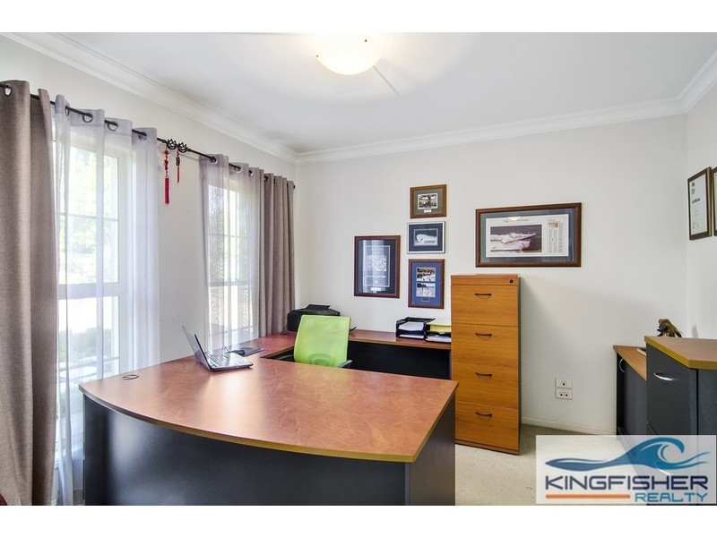 4 Spindrift Street, Burleigh Waters QLD 4220