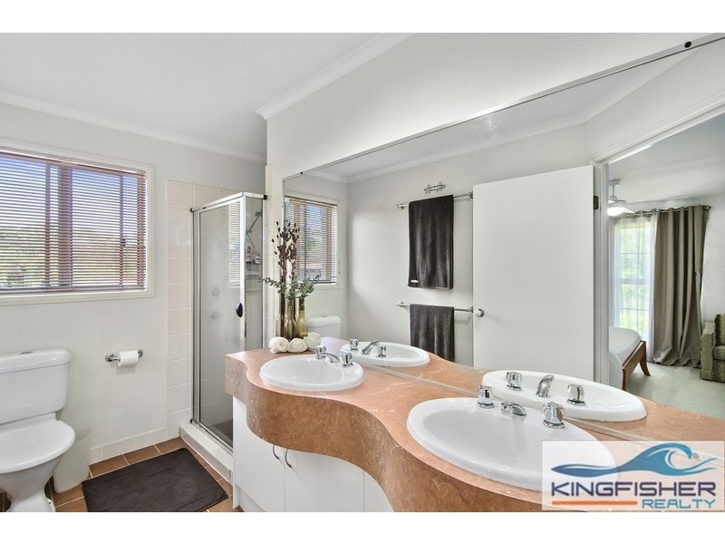 4 Spindrift Street, Burleigh Waters QLD 4220