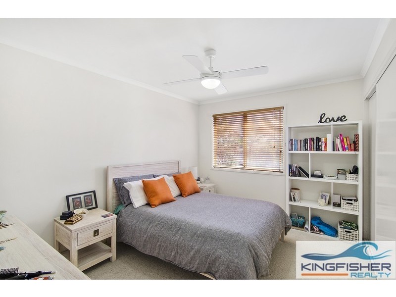 4 Spindrift Street, Burleigh Waters QLD 4220