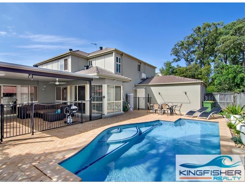 4 Spindrift Street, Burleigh Waters QLD 4220