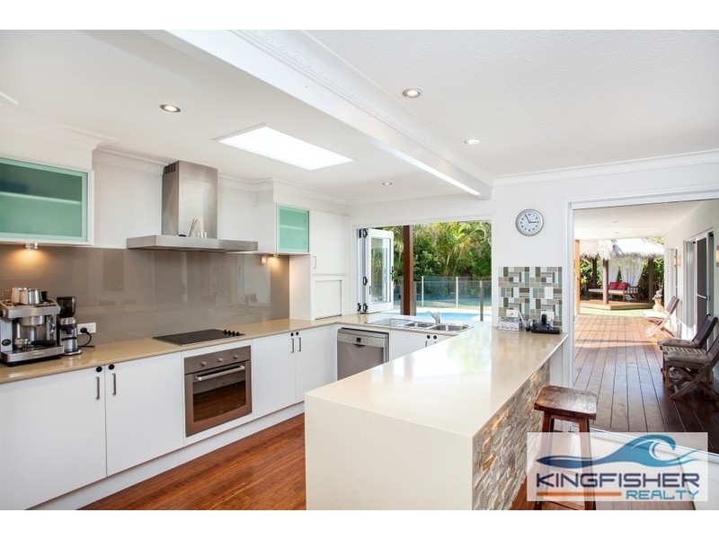 4 Coleto Crescent, Burleigh Waters QLD 4220