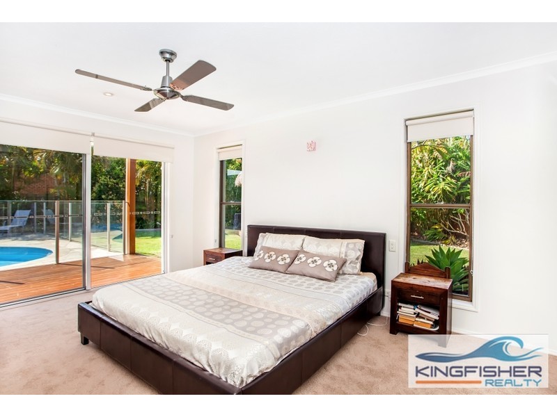 4 Coleto Crescent, Burleigh Waters QLD 4220