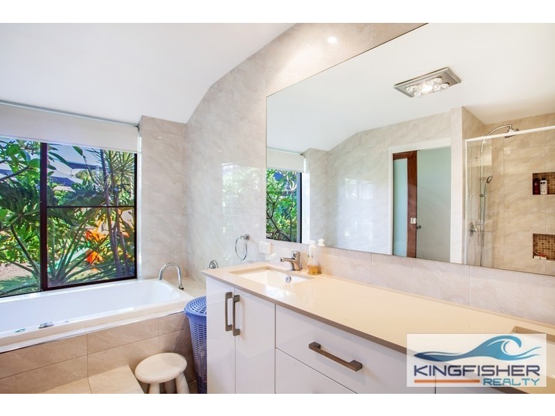 4 Coleto Crescent, Burleigh Waters QLD 4220