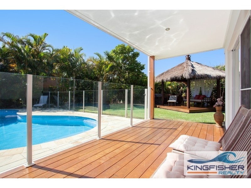 4 Coleto Crescent, Burleigh Waters QLD 4220