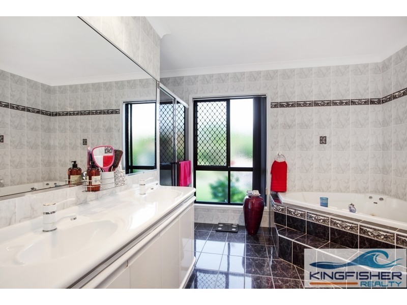 29 Sea Eagle Drive, Burleigh Waters QLD 4220