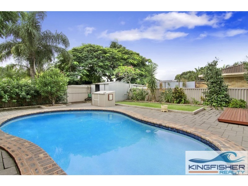 61 Japonica Drive, Palm Beach QLD 4221