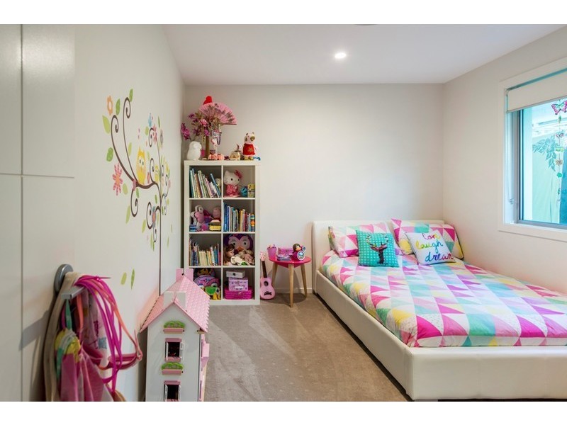 2 Eagle Avenue, Burleigh Waters QLD 4220