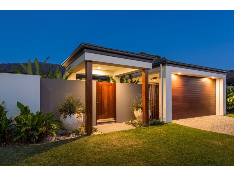 2 Eagle Avenue, Burleigh Waters QLD 4220
