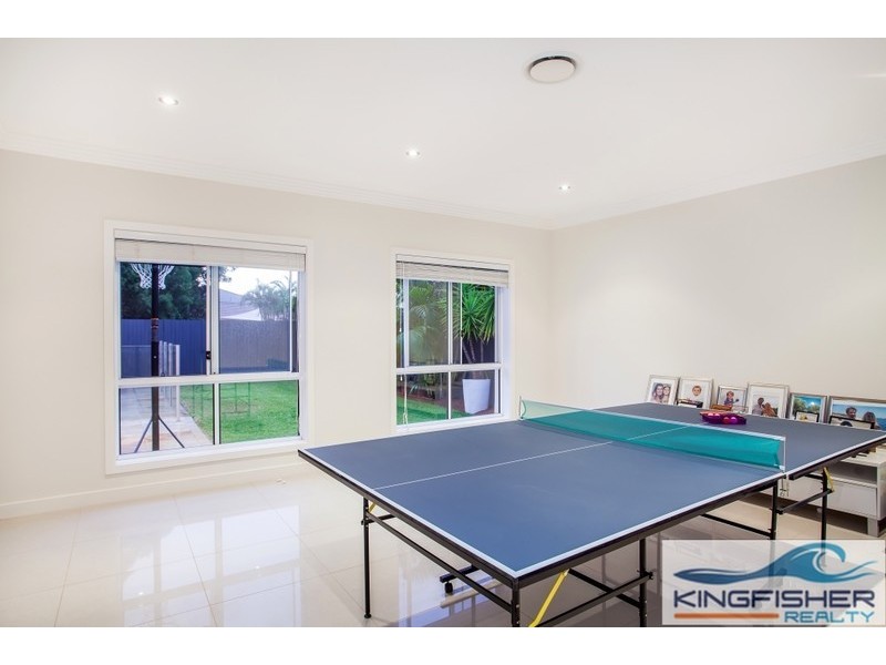 111 Dunlin Drive, Burleigh Waters QLD 4220