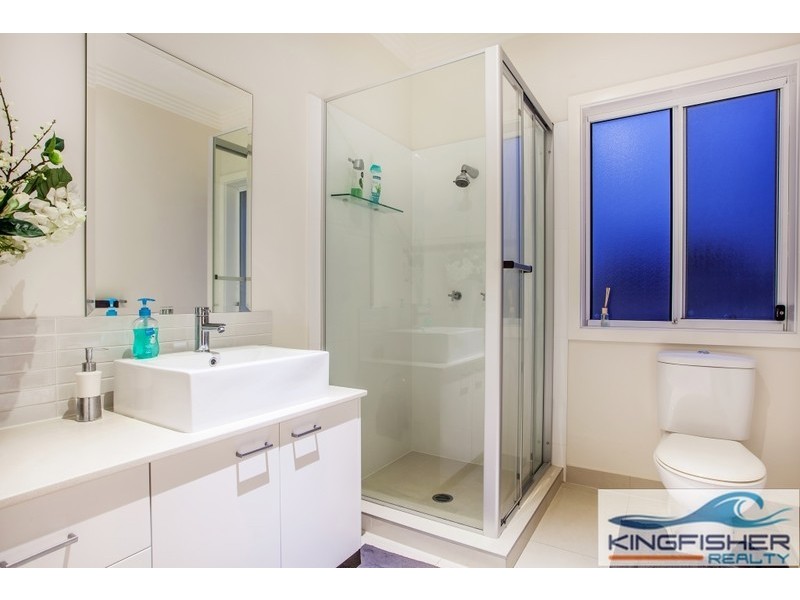 111 Dunlin Drive, Burleigh Waters QLD 4220