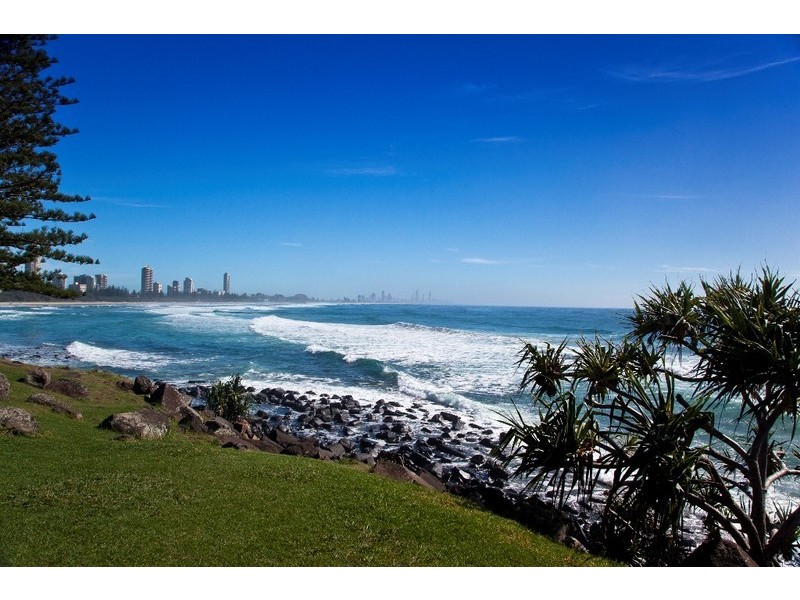 111 Dunlin Drive, Burleigh Waters QLD 4220
