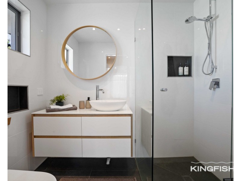 99 Burleigh Street, Burleigh Waters QLD 4220