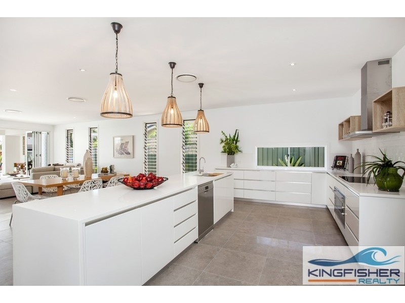 28 Babbler Court, Burleigh Waters QLD 4220