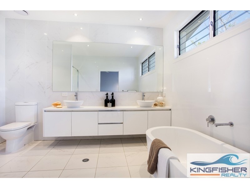 28 Babbler Court, Burleigh Waters QLD 4220