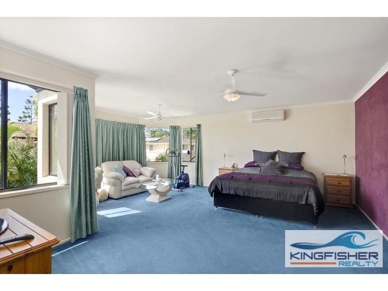 2 Tobago Court, Burleigh Waters QLD 4220