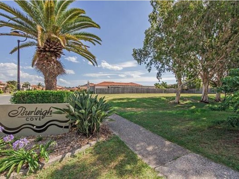 2 Tobago Court, Burleigh Waters QLD 4220
