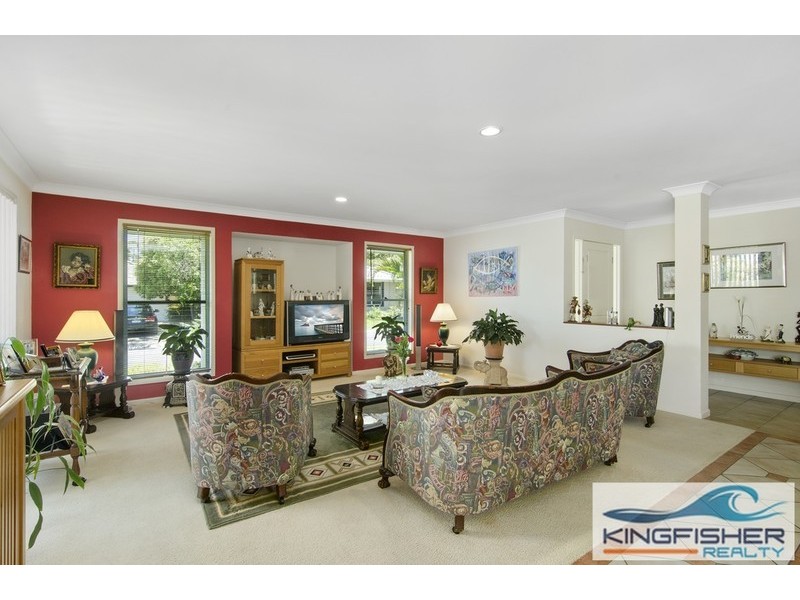 11 Casablanca Court, Burleigh Waters QLD 4220