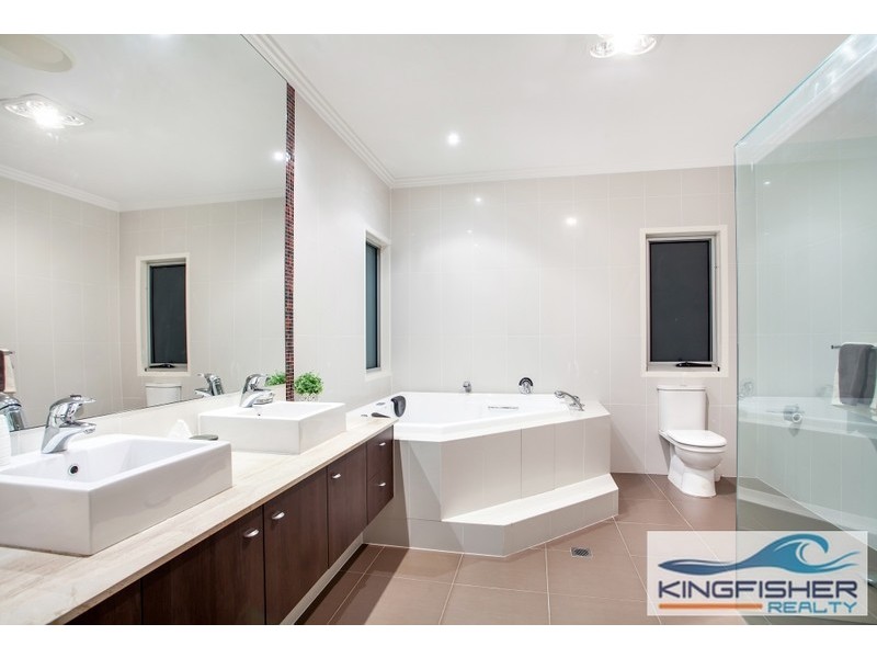 42 Symonds Road, Burleigh Heads QLD 4220