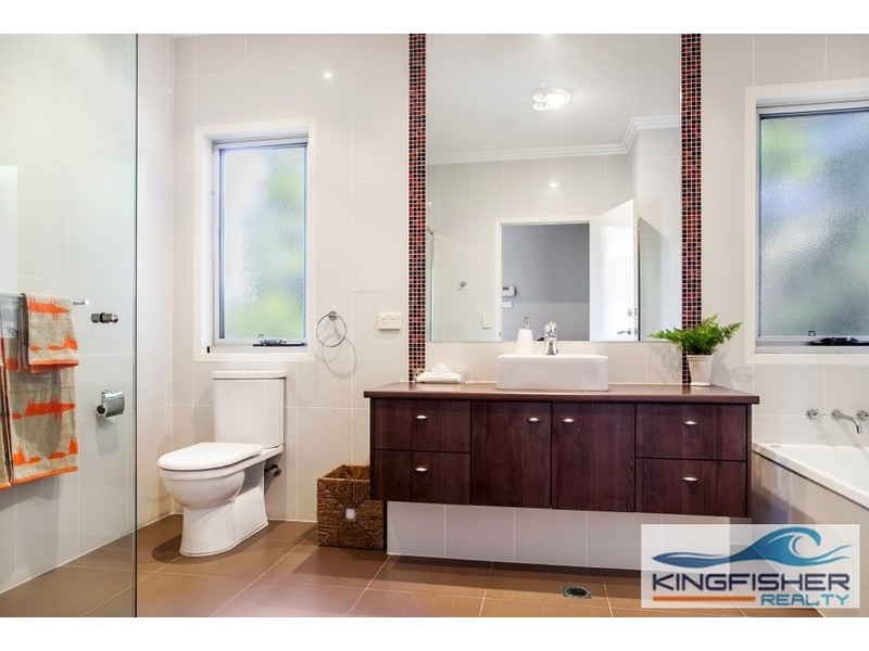 42 Symonds Road, Burleigh Heads QLD 4220