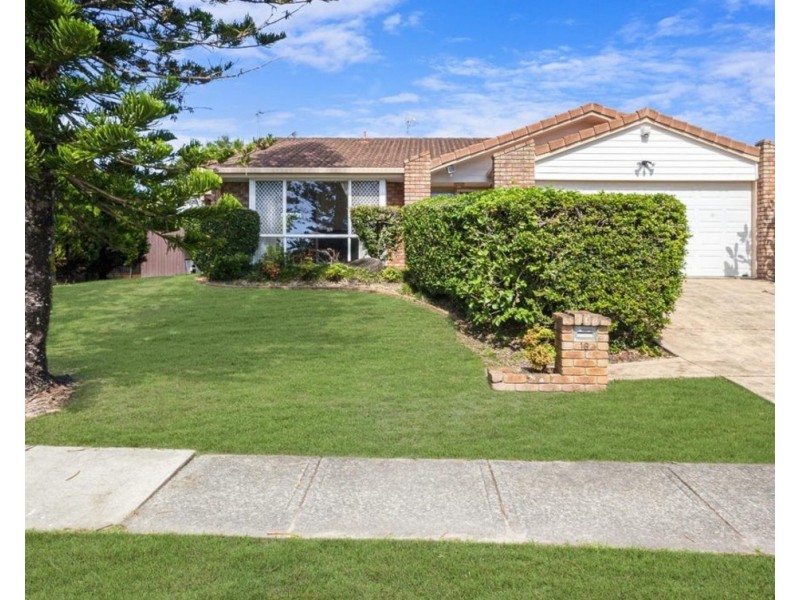 16 Wedgebill Parade, Burleigh Waters QLD 4220