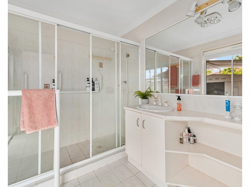 16 Wedgebill Parade, Burleigh Waters QLD 4220
