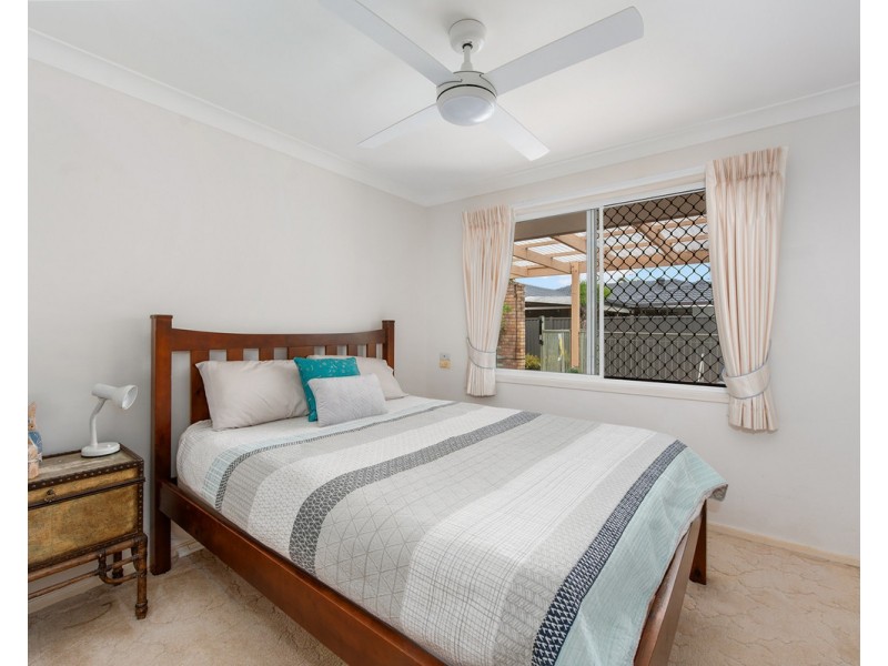 16 Wedgebill Parade, Burleigh Waters QLD 4220