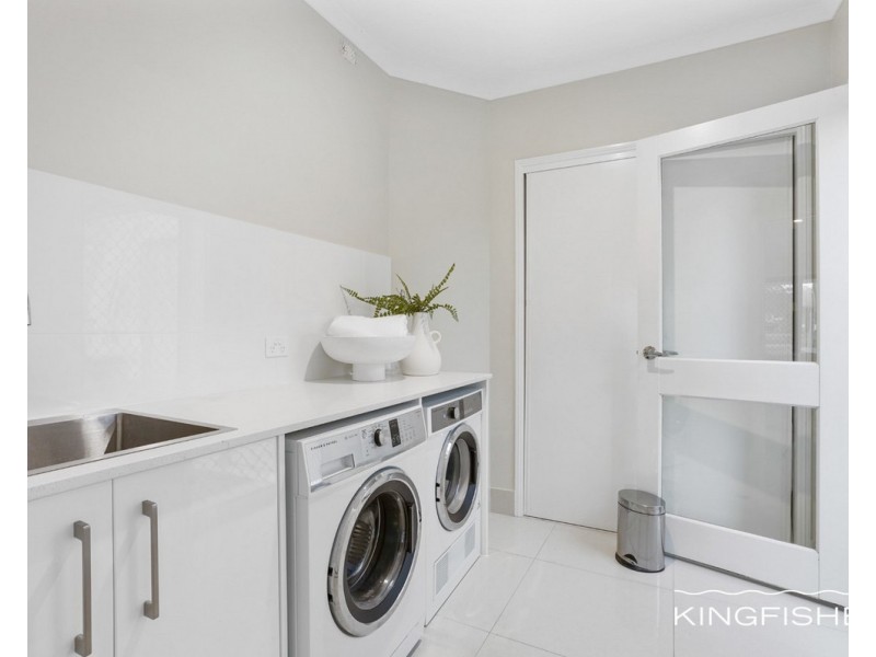 166 Dunlin Drive, Burleigh Waters QLD 4220