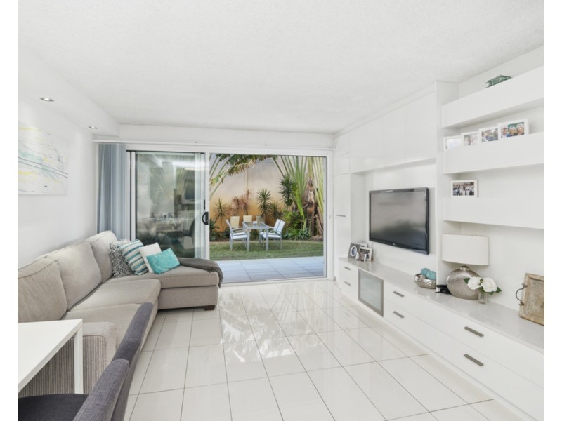 14/8 – 12 Marine Parade, Miami QLD 4220