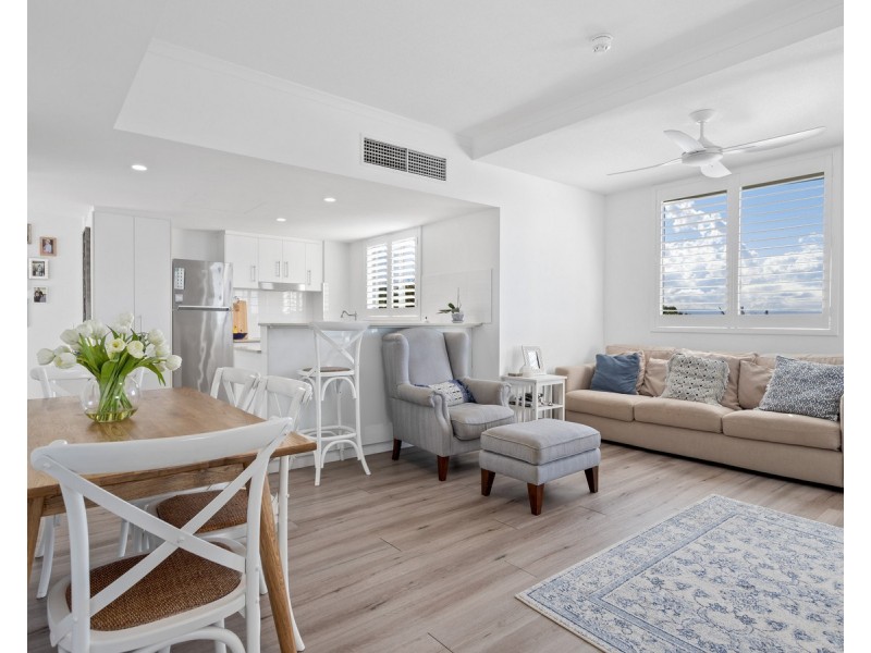 1069/1 Ocean Street, Burleigh Heads QLD 4220
