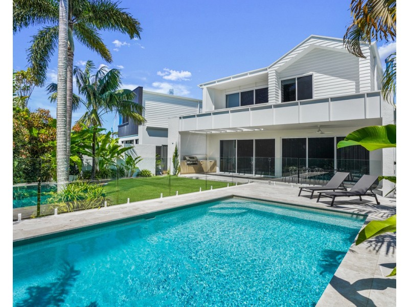 17A Sandpiper Drive, Burleigh Waters QLD 4220