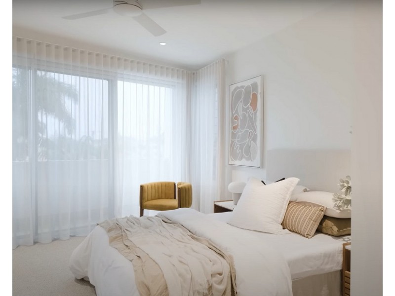 17A Sandpiper Drive, Burleigh Waters QLD 4220