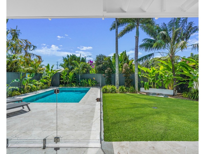 17A Sandpiper Drive, Burleigh Waters QLD 4220